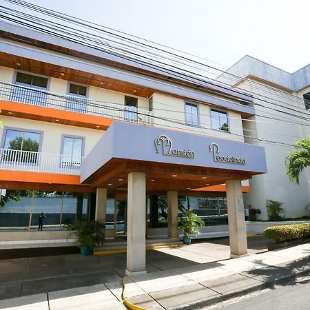 Hotel Mansion Teodolinda ماناجوا المظهر الخارجي الصورة