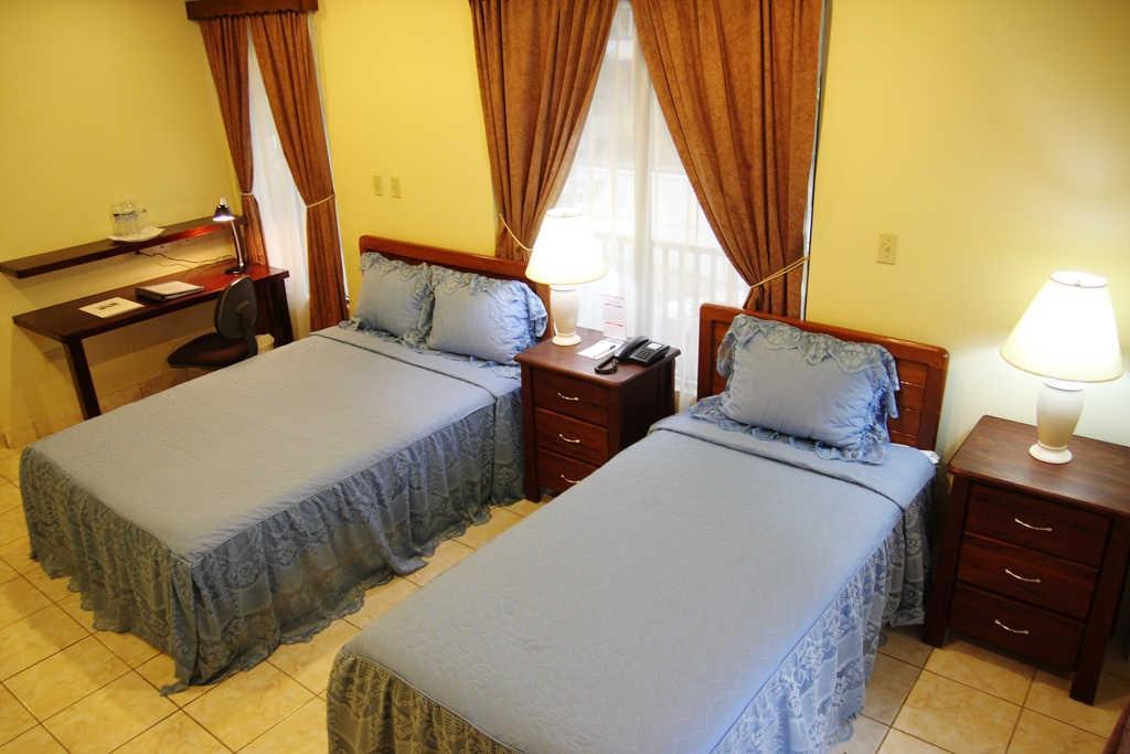 Hotel Mansion Teodolinda ماناجوا المظهر الخارجي الصورة