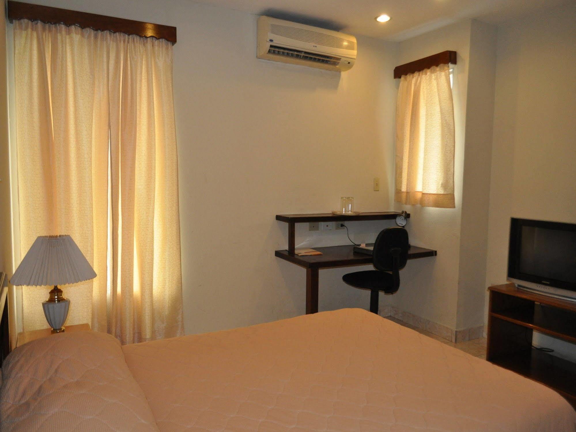 Hotel Mansion Teodolinda ماناجوا المظهر الخارجي الصورة