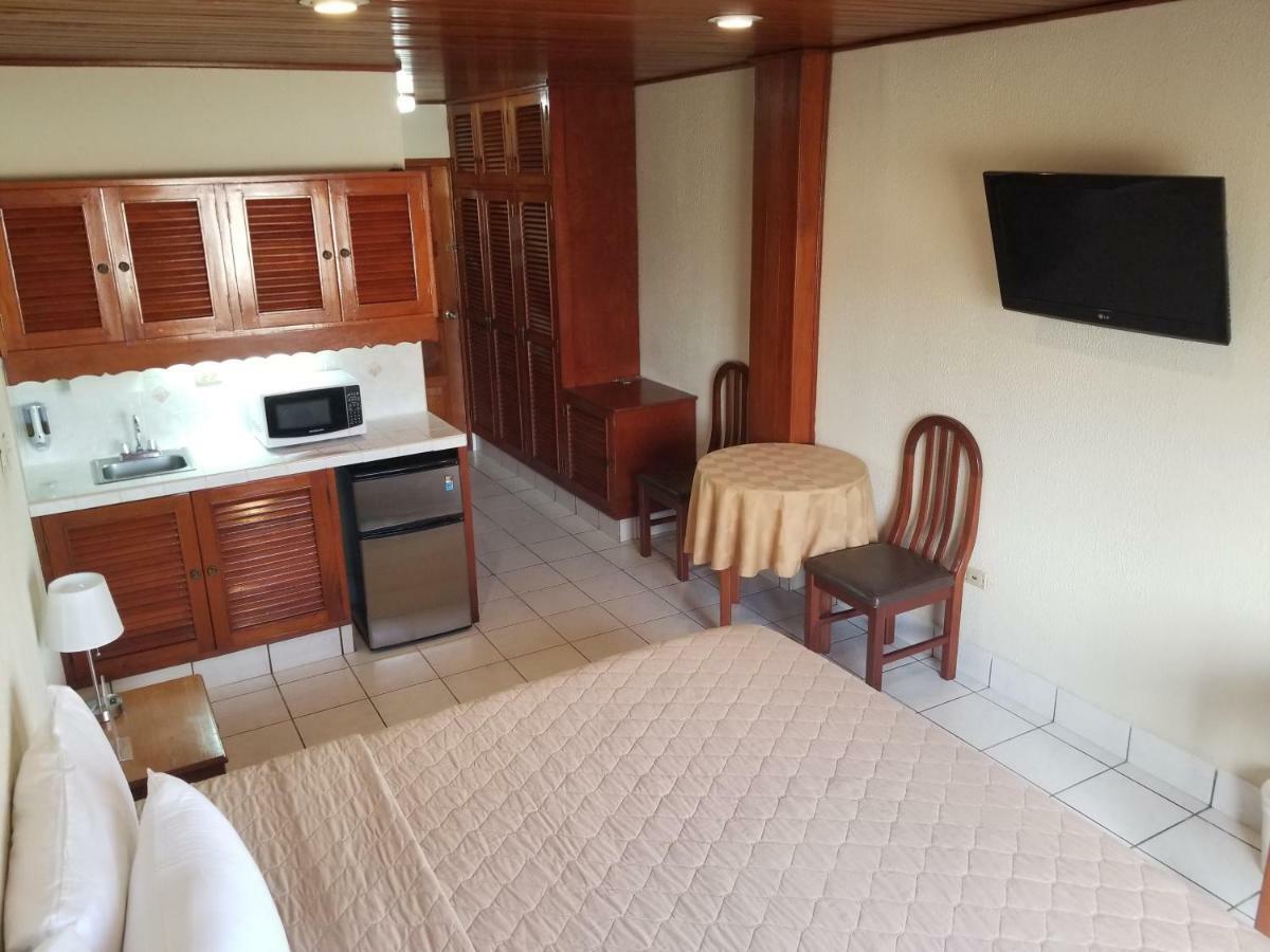 Hotel Mansion Teodolinda ماناجوا المظهر الخارجي الصورة