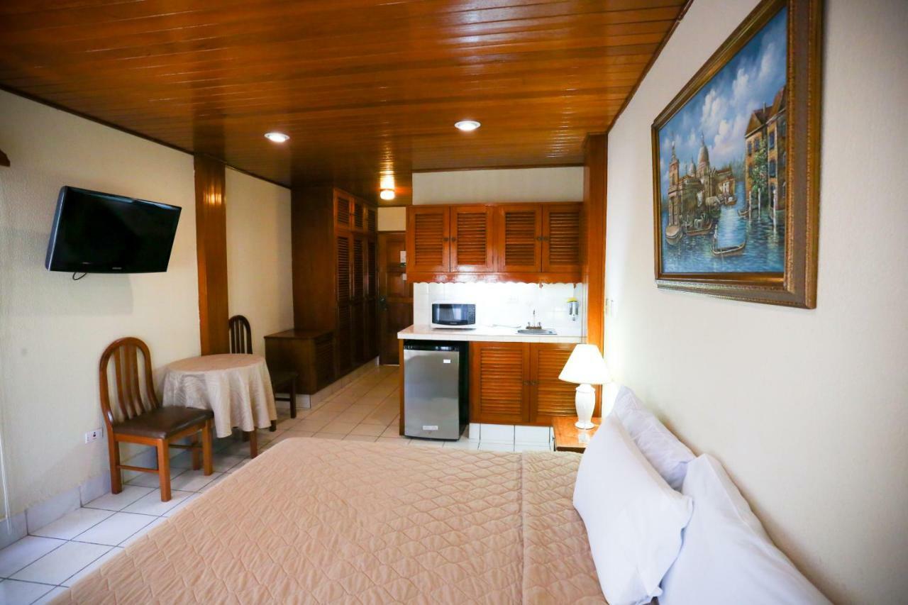 Hotel Mansion Teodolinda ماناجوا المظهر الخارجي الصورة